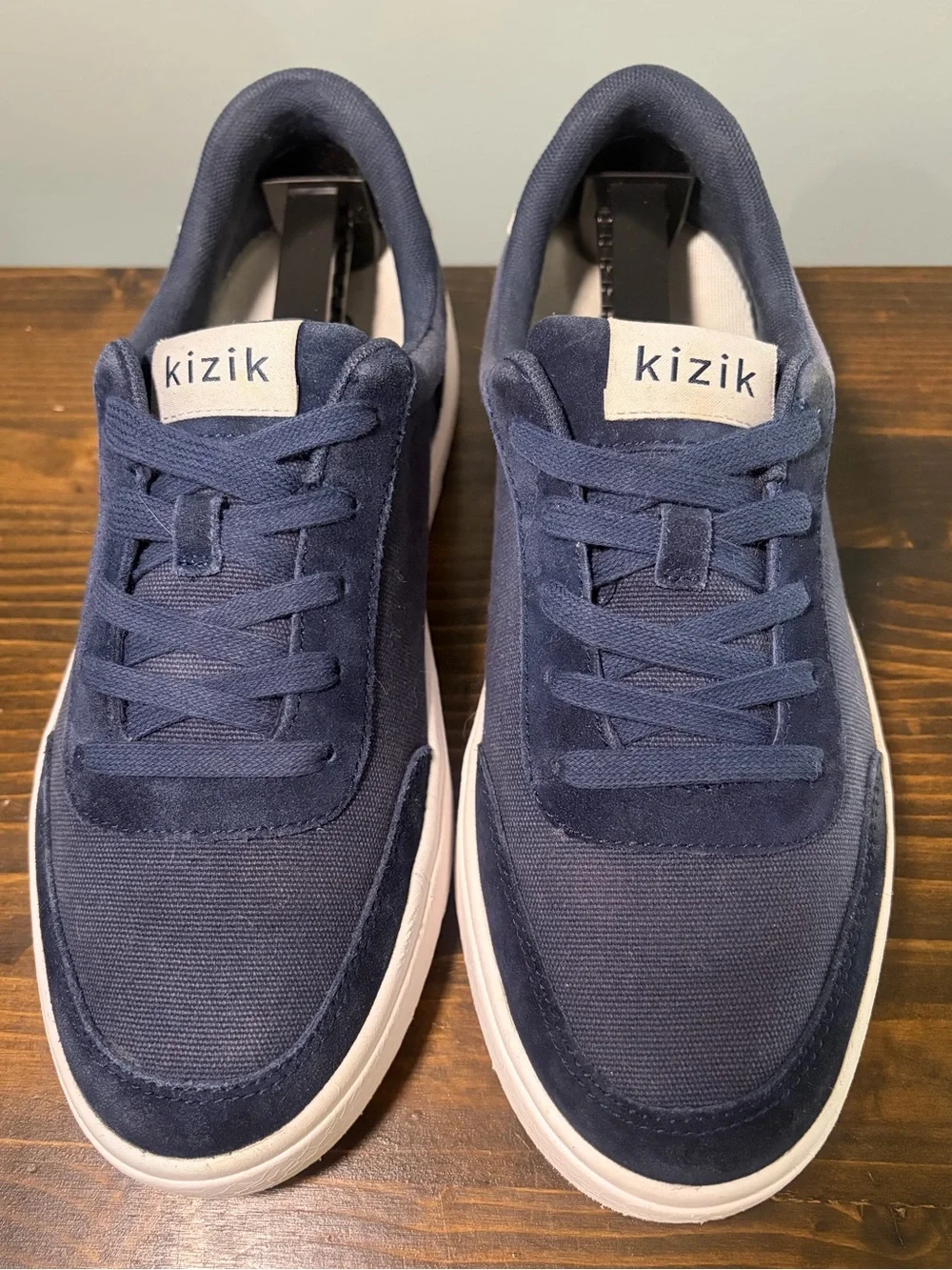 Kizik Men’s Prague Navy Casual Lace-Up Sneakers Men’s 9 Wide, Women’s 10.5 Wide